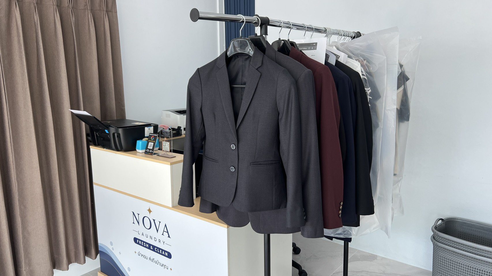 ผลงานซักแห้งสูท Nova Laundry