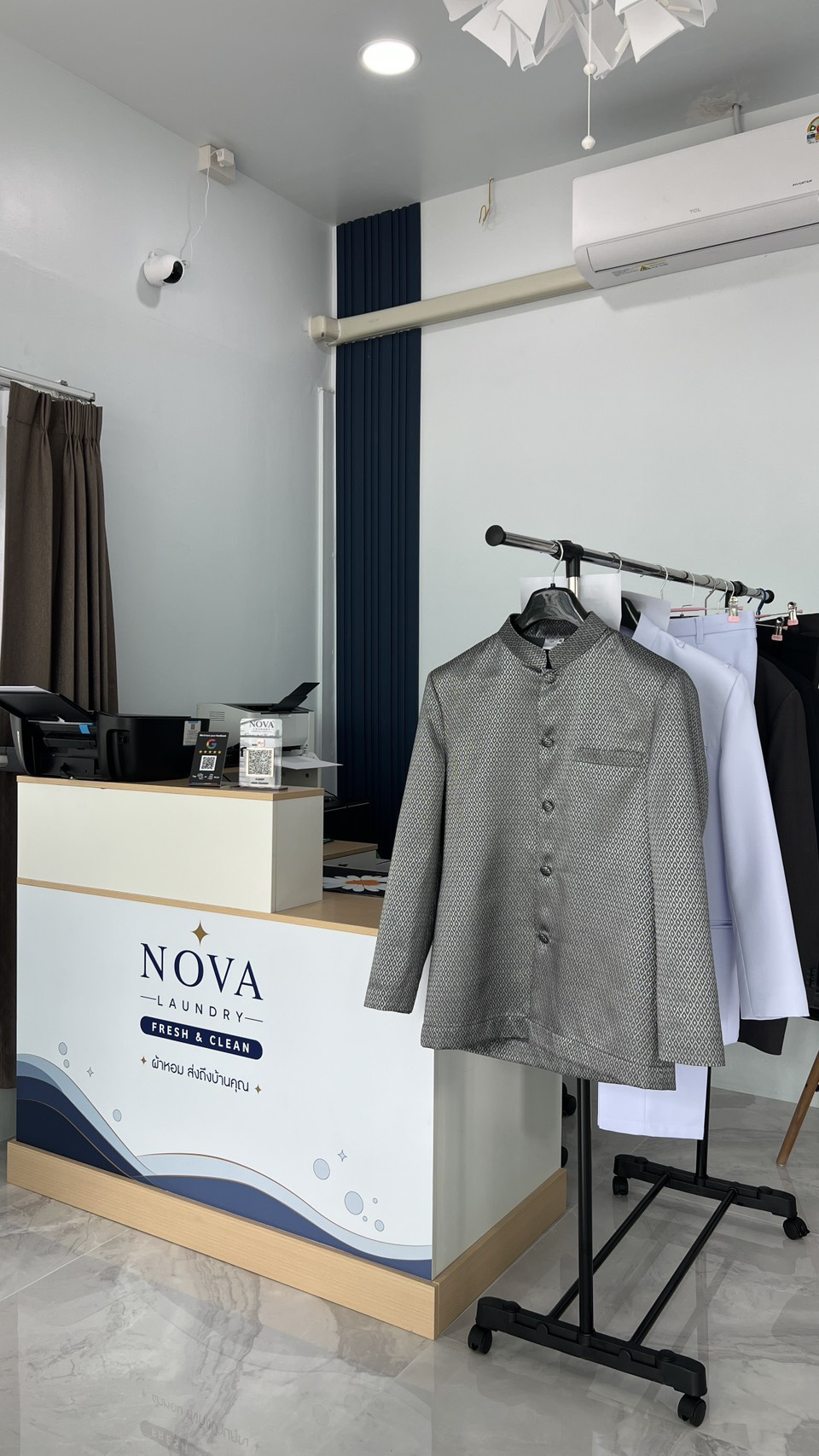 ผลงานดูแลชุดไทยและเครื่องแบบ Nova Laundry